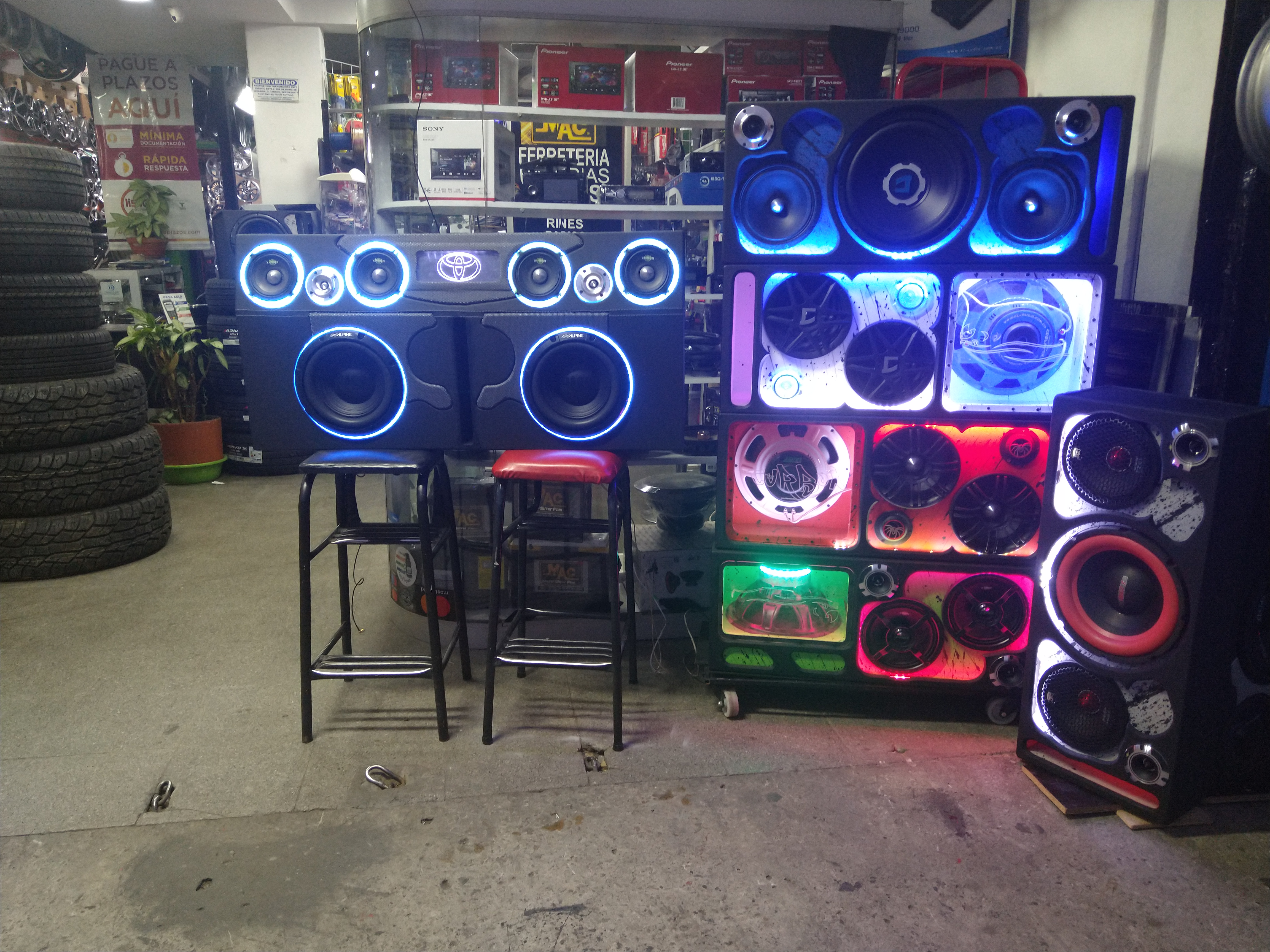 ajas acusticas cajas turbo montajes en fibra  cajas acusticas con medisd de 6o8 pulgadas   tuetter 3o4 pulgadas   bajos de 10o12 pulgadas 