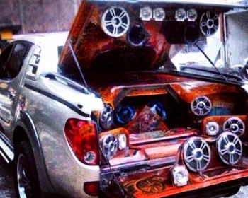 Montaje sonido profesional en Mitsubishi Sportero